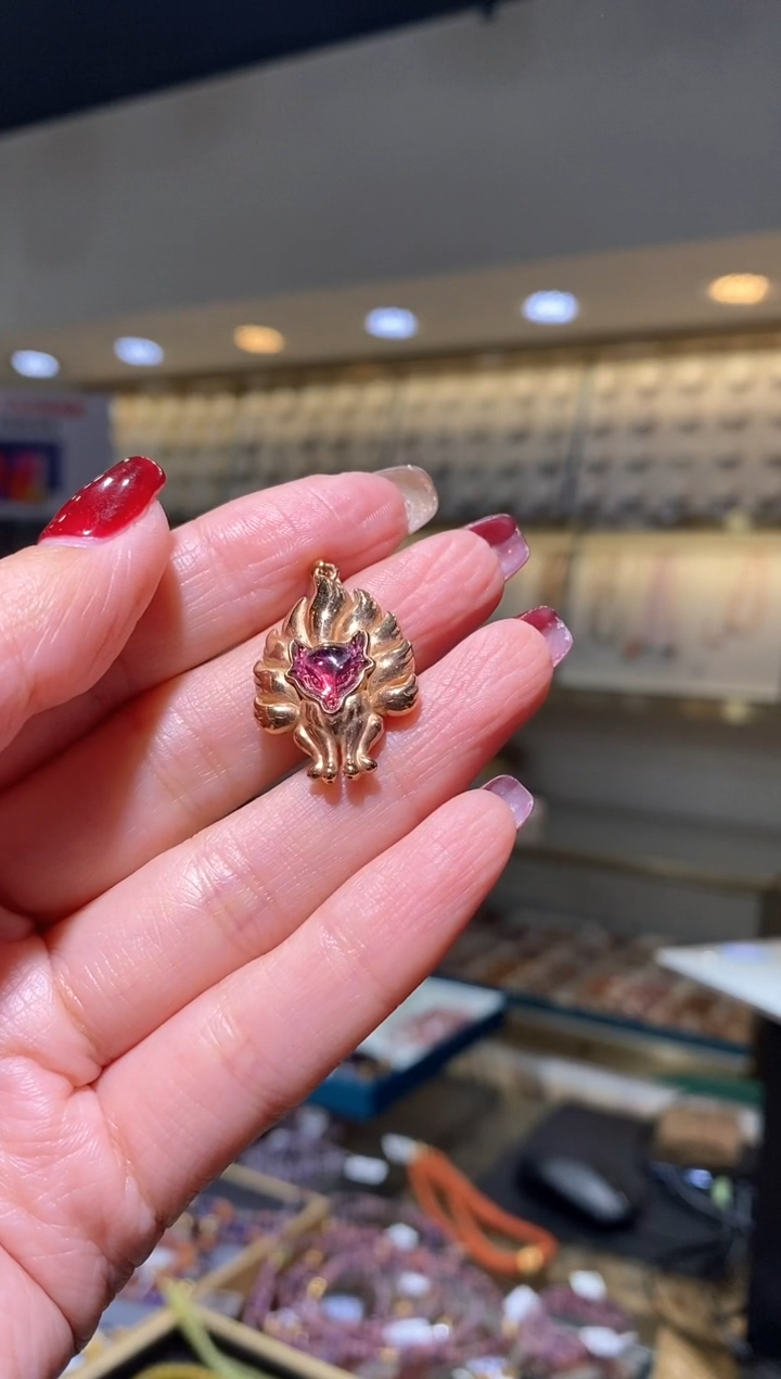 【闪购商品】碧玺吊坠18K金镶嵌多样性发其一