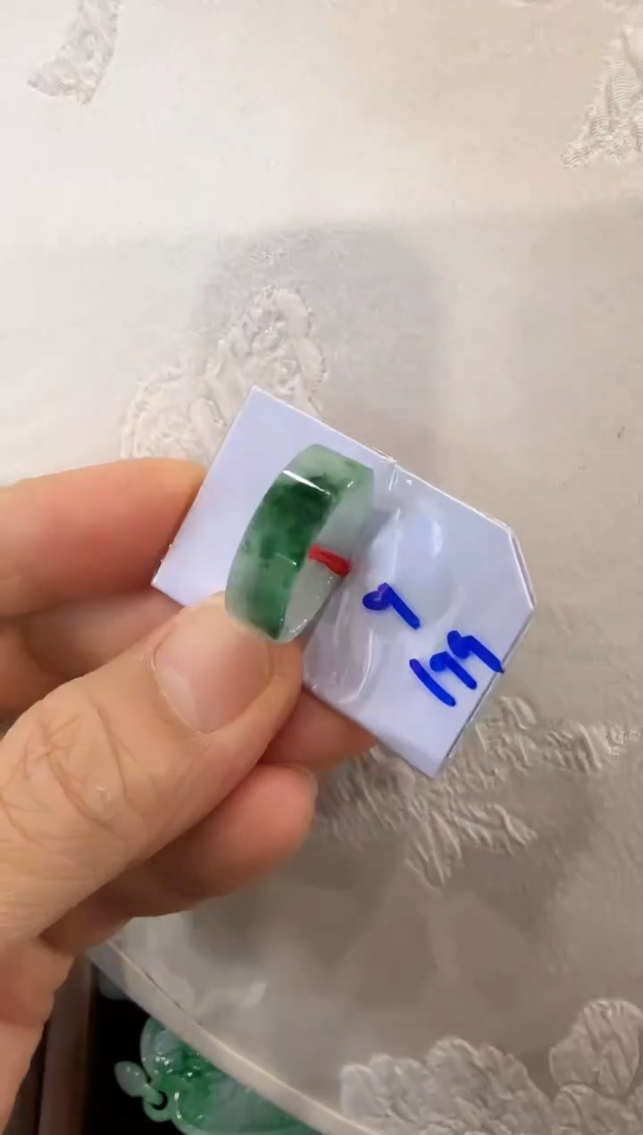 翡翠未镶嵌颈饰国风9