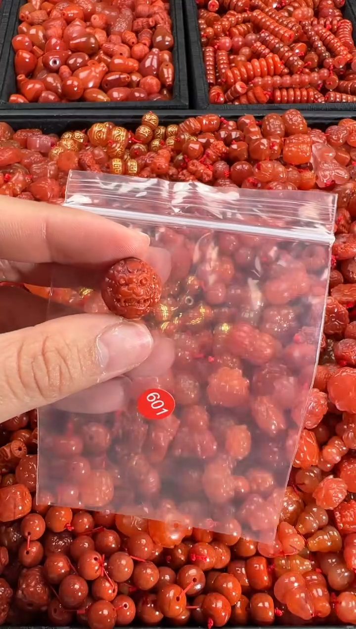 【闪购商品】南红玛瑙颈饰未镶嵌1