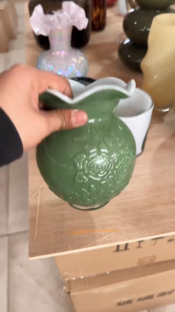 【闪购商品】玻璃绿色小花瓶