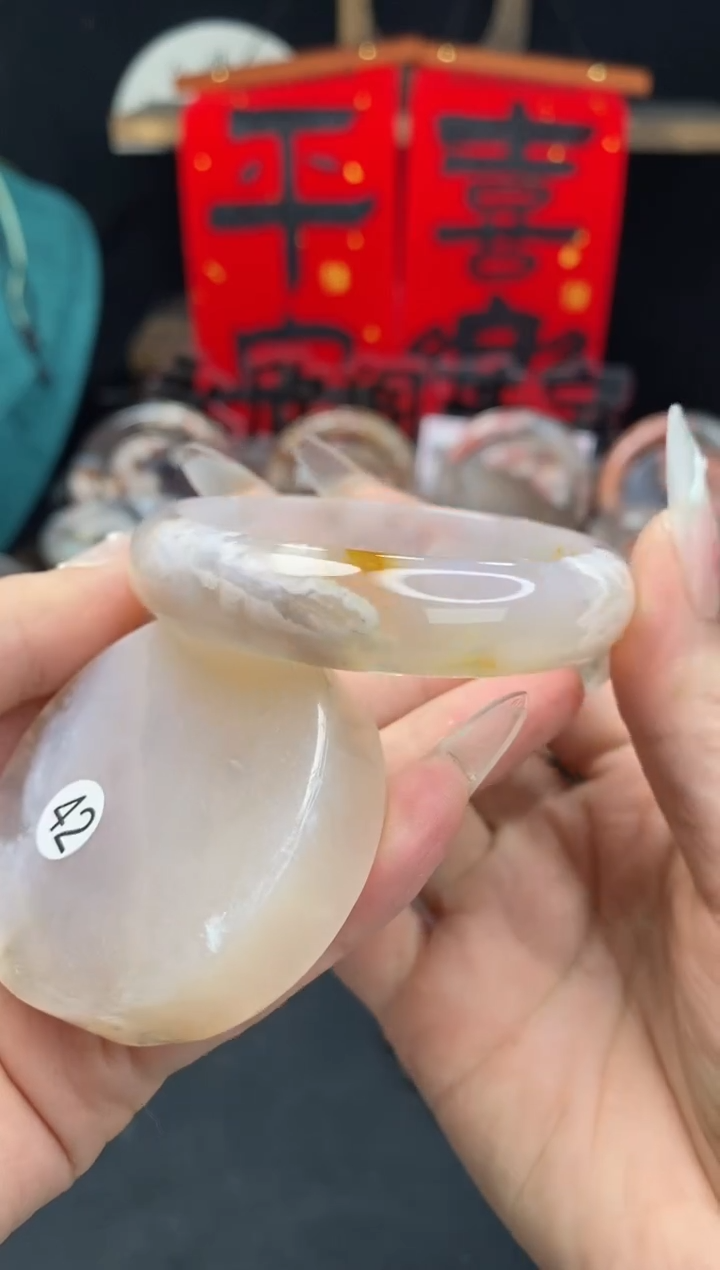 【闪购商品】石英质玉手镯（圆镯）未镶嵌54