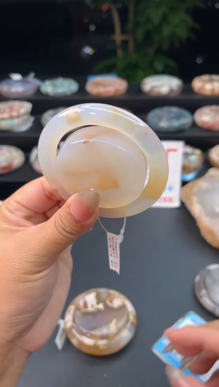 【闪购商品】石英质玉手镯未镶嵌赠送镯心（圈口50
