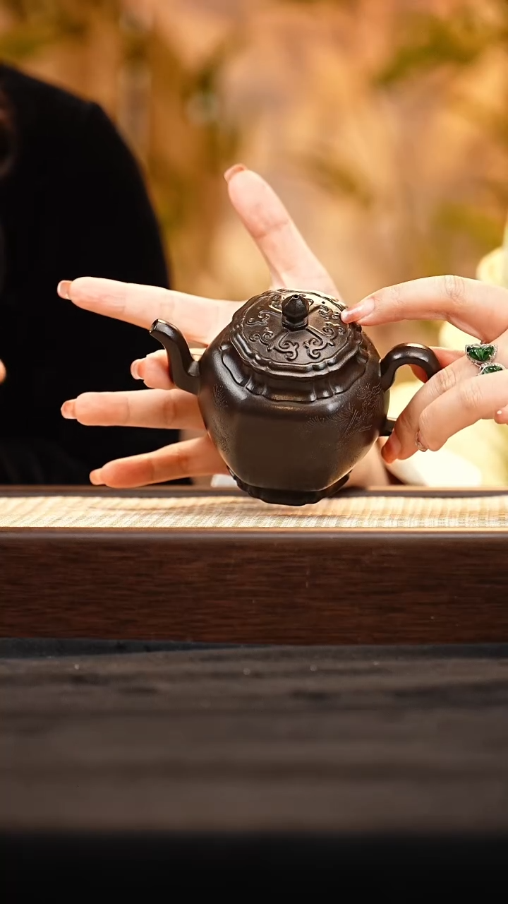 茶壶紫砂HH菱花宫灯 老皮青170cc