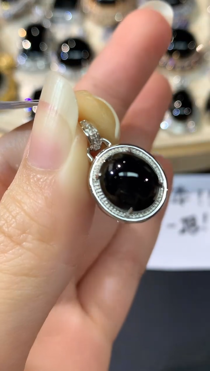 吊坠(不含链)18K金镶嵌翡翠A74|多样性发其一|2800