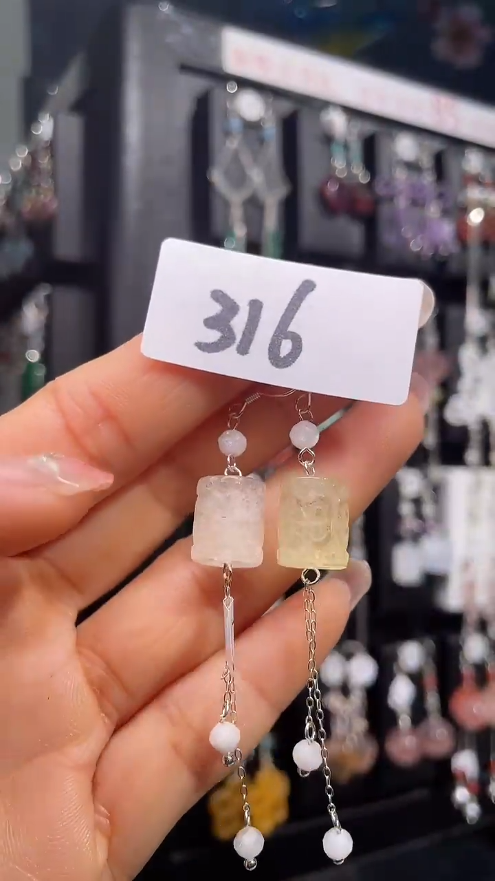 未镶嵌耳饰水晶喜欢拍