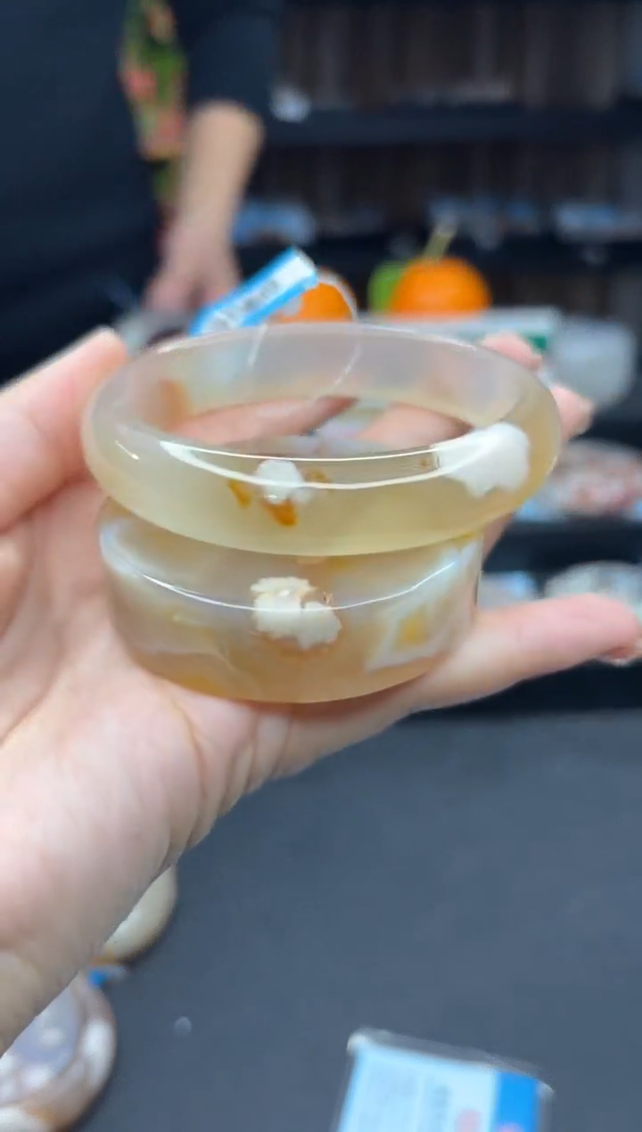 【闪购商品】石英质玉手镯未镶嵌268（62圈赠送镯心）