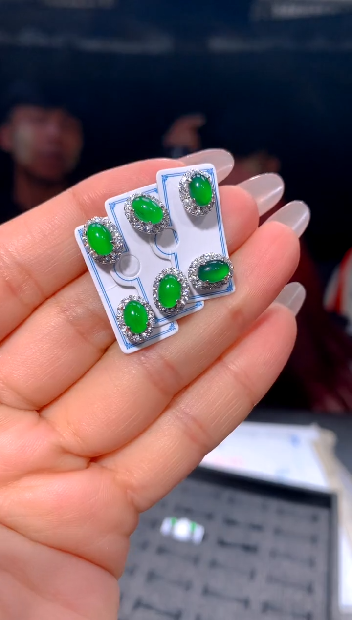 【闪购商品】定制翡翠未镶嵌9-多样性发货(发其一）