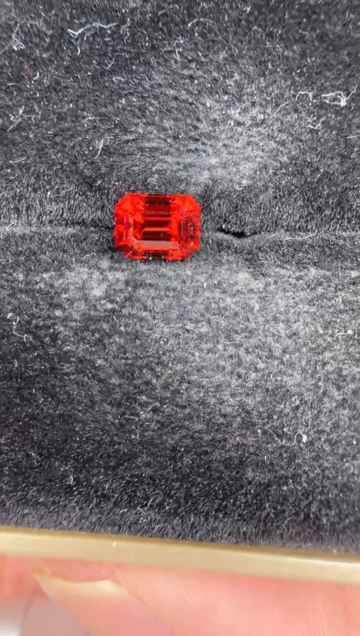 【闪购商品】尖晶石裸石未镶嵌1.7ct-B012309