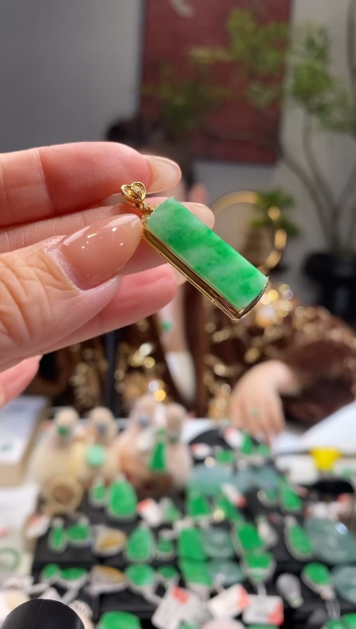 吊坠(不含链)18K金镶嵌翡翠无事牌