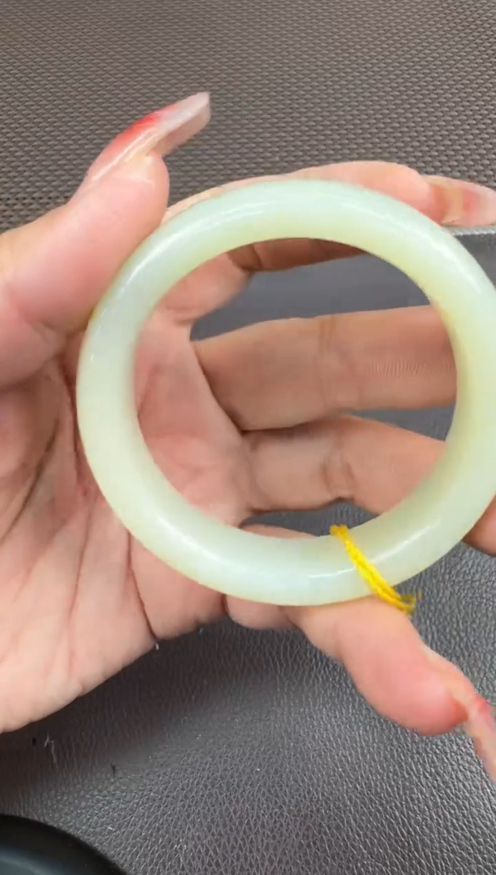 【闪购商品】和田玉手镯未镶嵌52