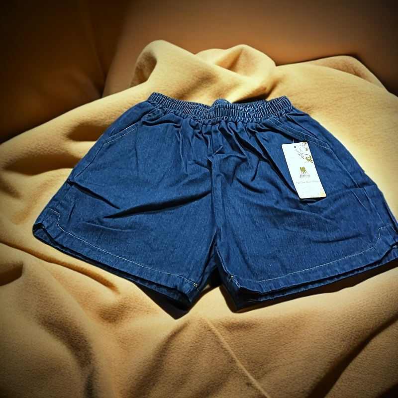 13深色微瑕牛仔短裤