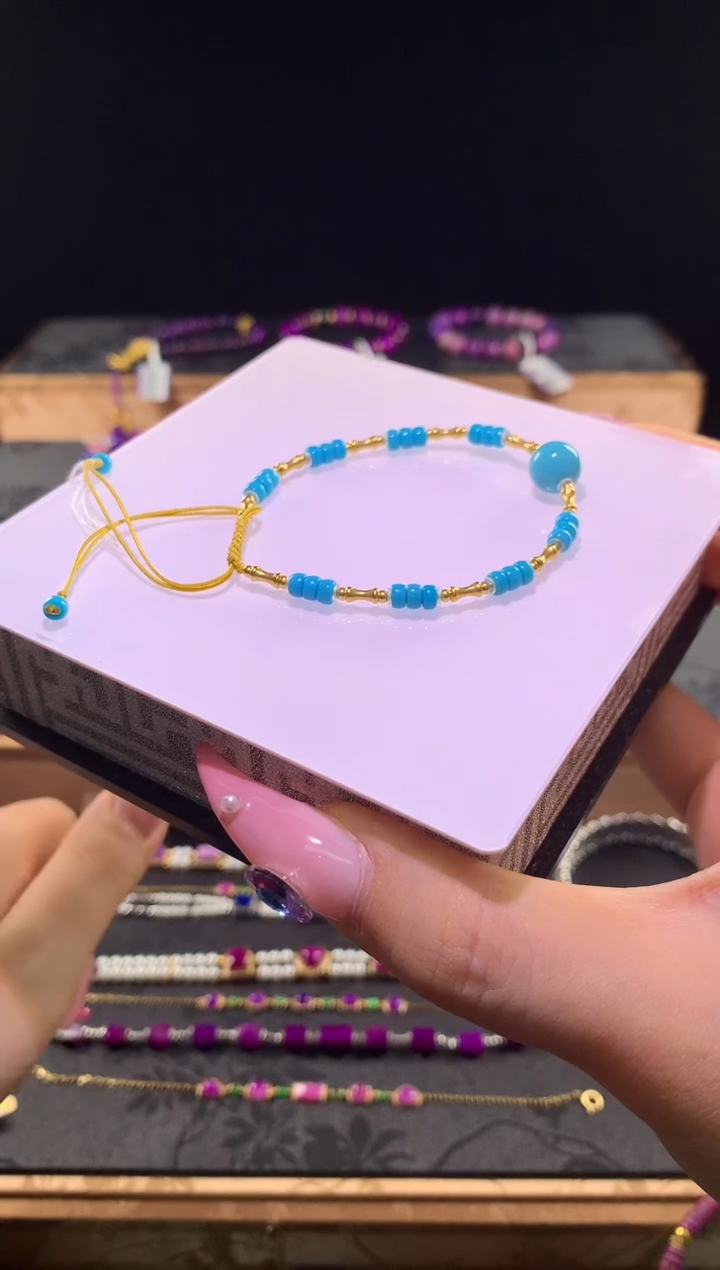 18K金镶嵌绿松石.手绳