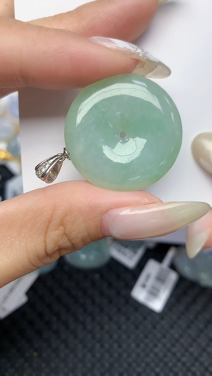 翡翠未镶嵌颈饰天然翡翠a货