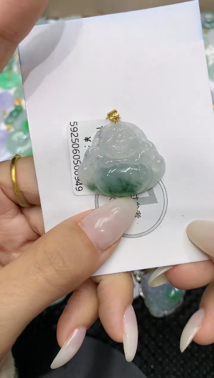 颈饰18K金镶嵌翡翠111111111111