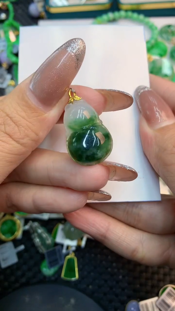 颈饰18K金镶嵌翡翠11