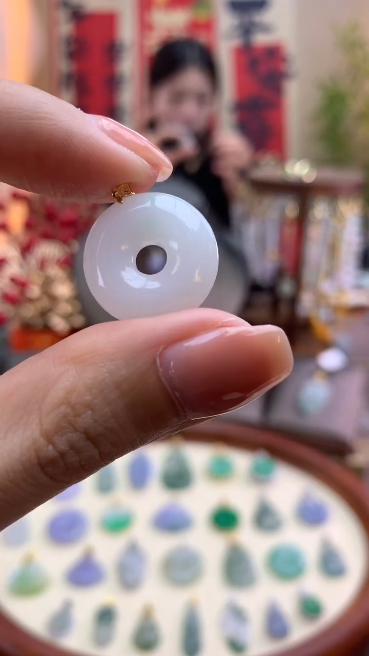 【闪购商品】翡翠颈饰18K金镶嵌甜甜圈