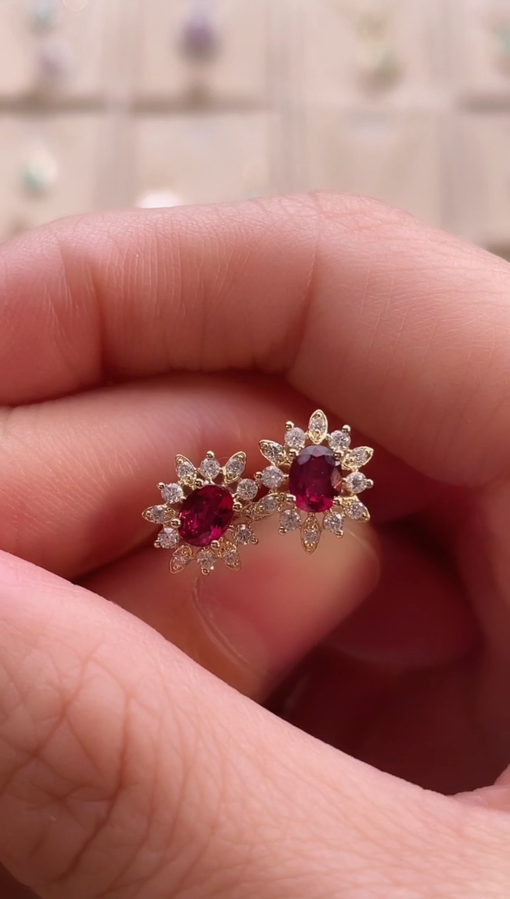 【闪购商品】红宝石耳饰18K金镶嵌主石：0.82ct