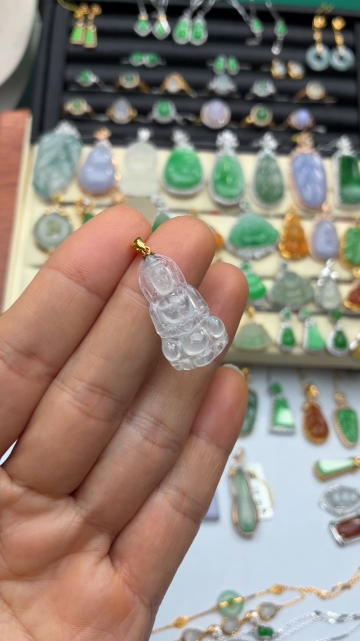 颈饰18K金镶嵌翡翠天然翡翠A货