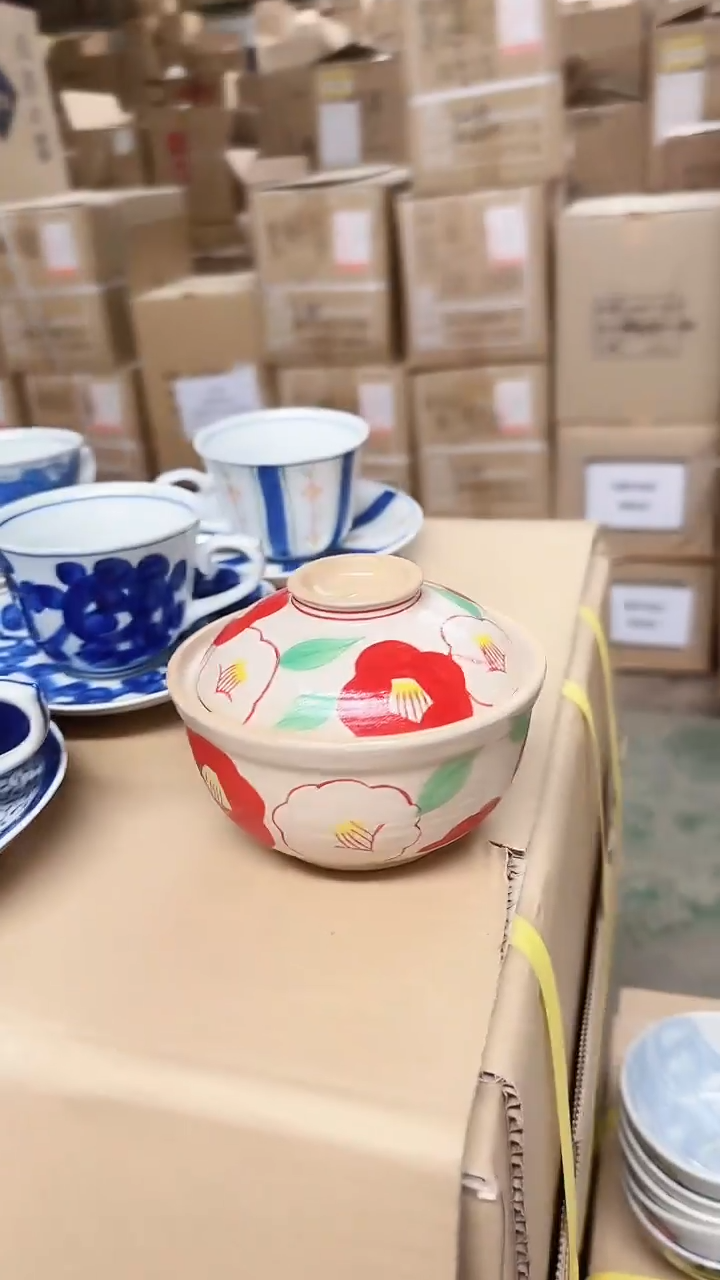 陶瓷濑户烧红花盖碗一个