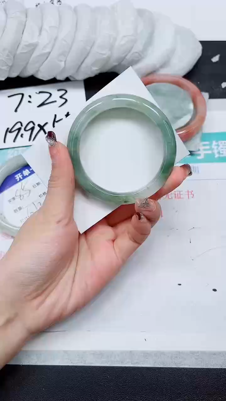 【闪购商品】石英质玉手镯未镶嵌A86-55/56