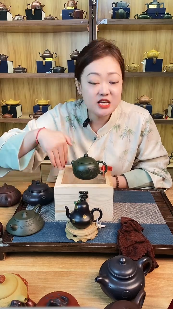 【闪购商品】紫砂茶壶绿泥刻绘西施【雪】