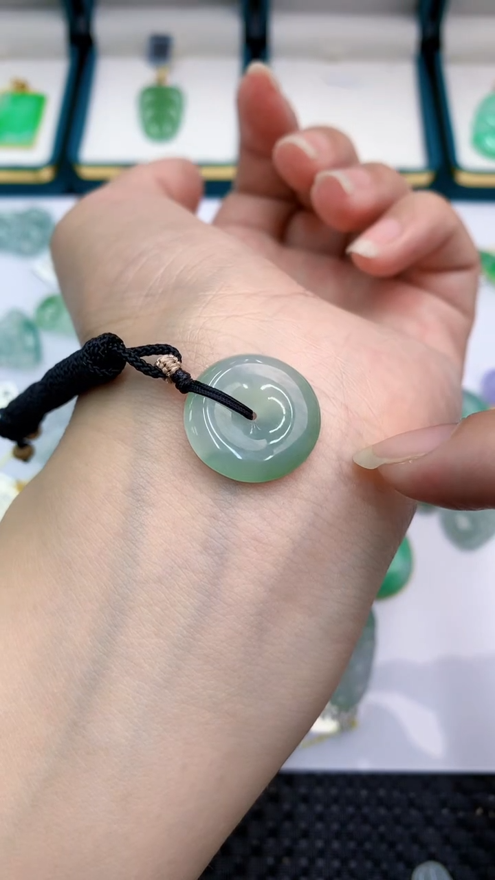 【闪购商品】翡翠颈饰未镶嵌            8