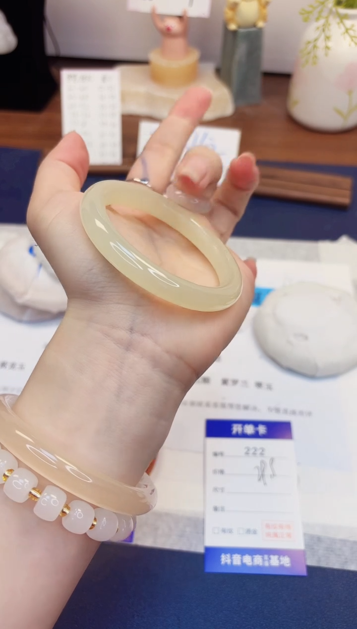 【闪购商品】石英质玉手镯未镶嵌222-晴水-圈口53