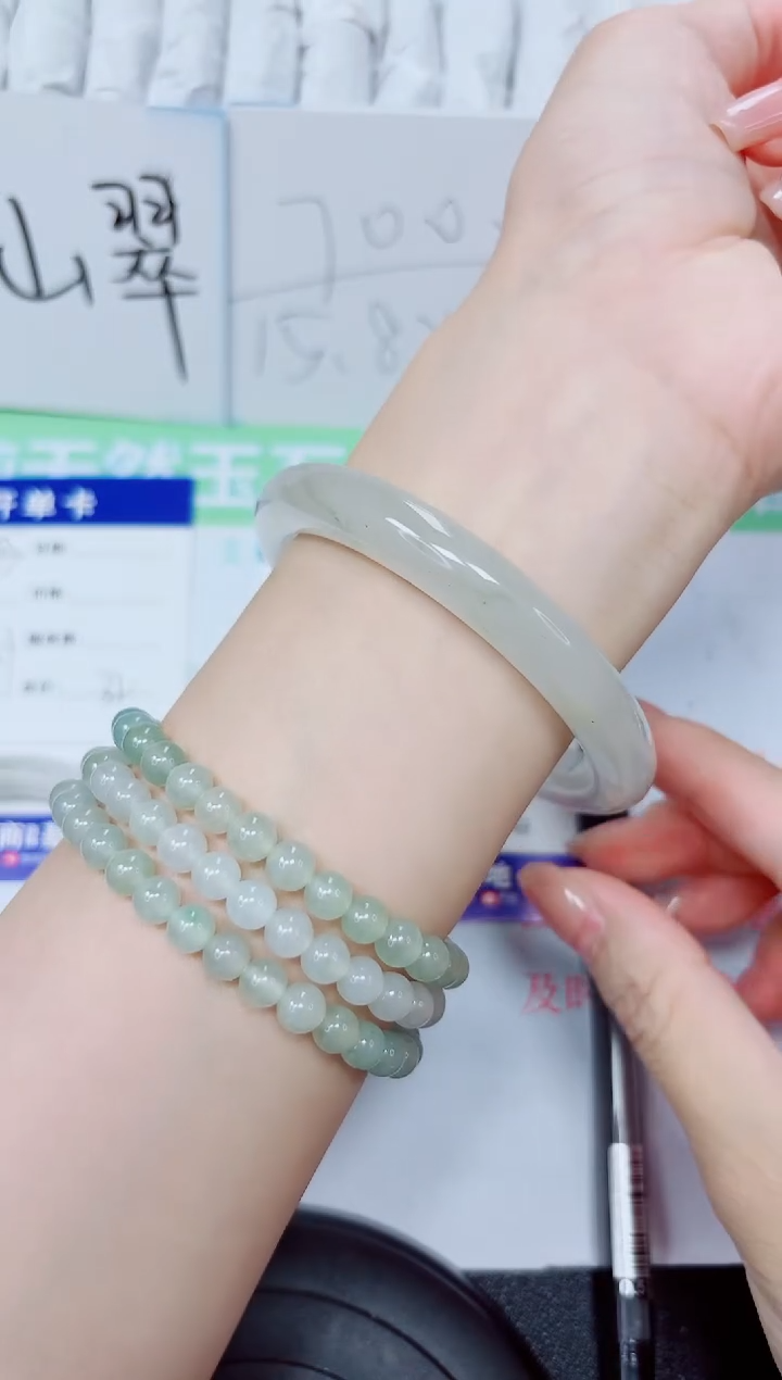 石英质玉手镯未镶嵌106-58.7