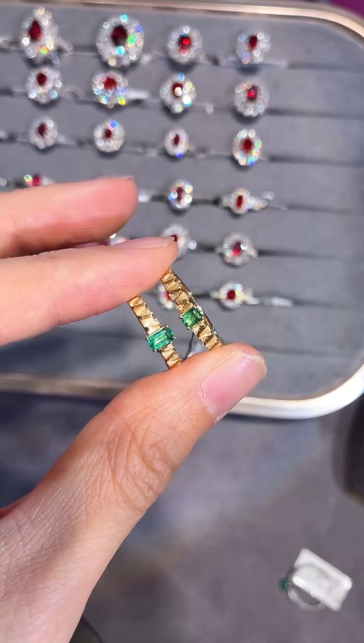 18K金镶嵌戒指祖母绿【闪购】0.25ct/七天鉴赏/多样性发其一