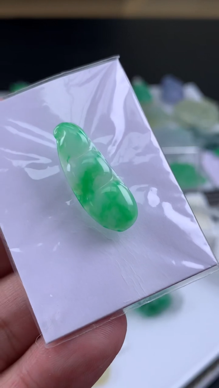 【闪购商品】定制翡翠未镶嵌翡翠