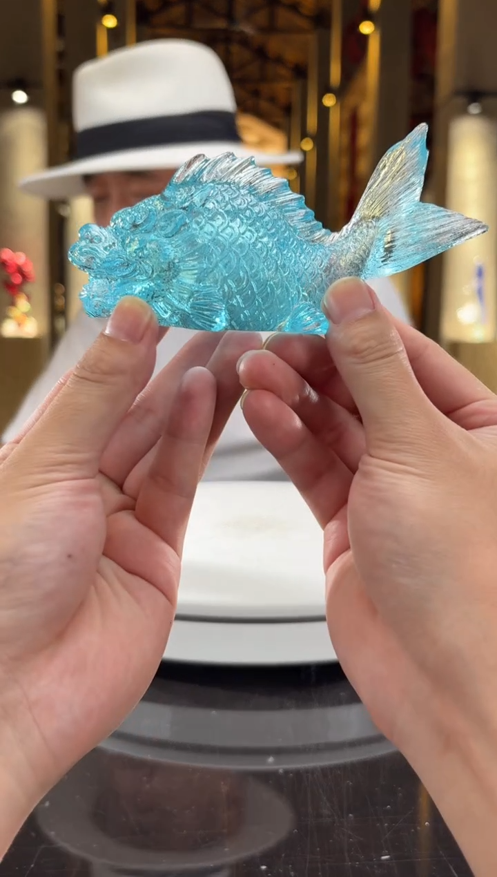 摆件?*?天青色鱼化龙纸镇