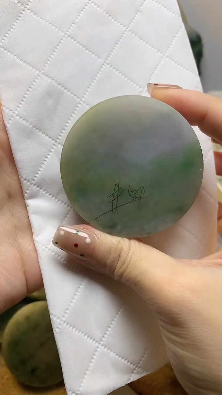 未镶嵌挂件翡翠缅甸A货翡翠,没有运费险,有纹有裂