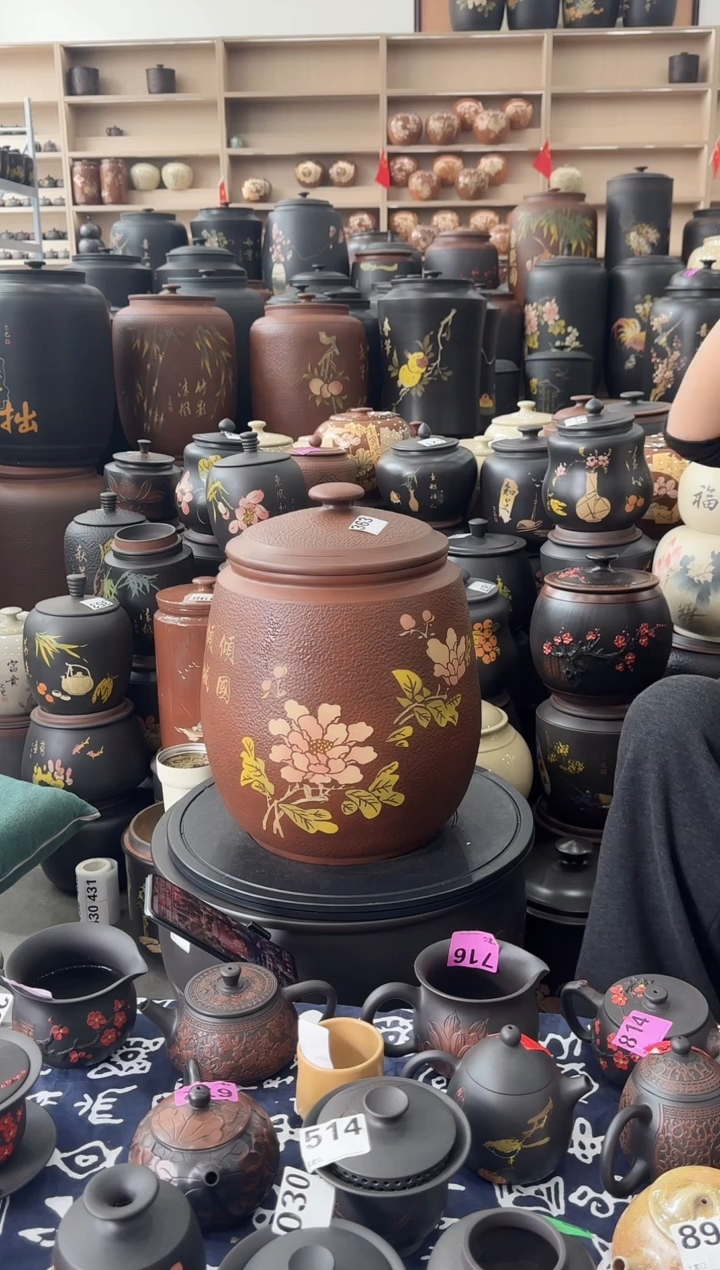 罐瑕疵茶缸高35cm古铜色锤纹彩填   363