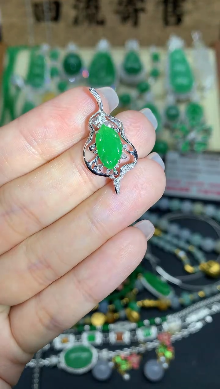 【闪购商品】翡翠颈饰18K金镶嵌479-中国好珍宝