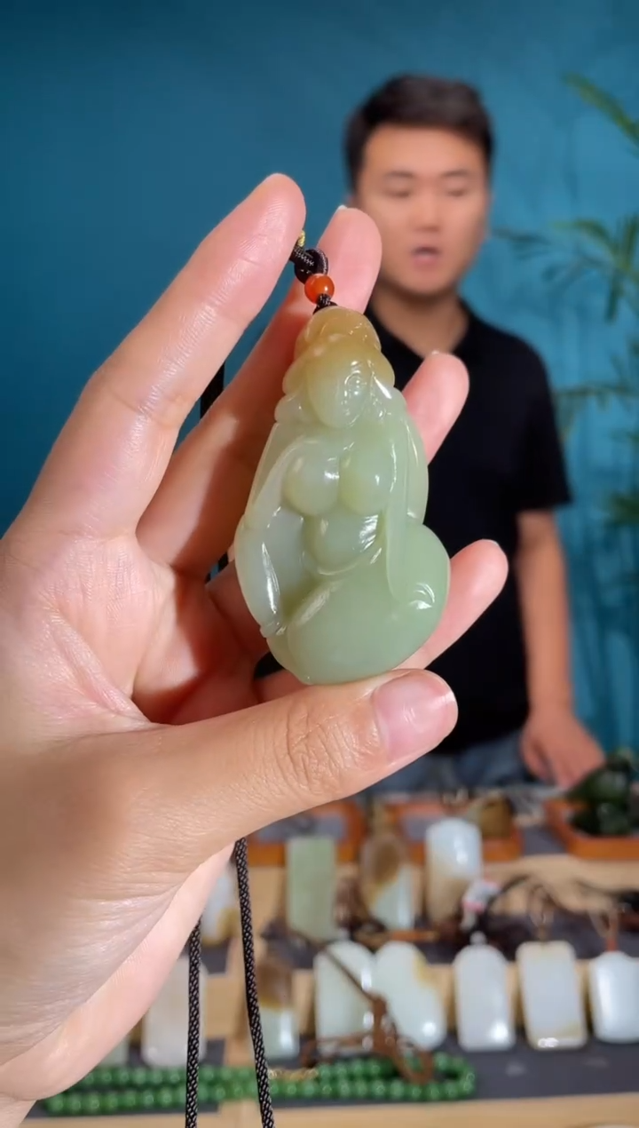 和田玉未镶嵌颈饰1