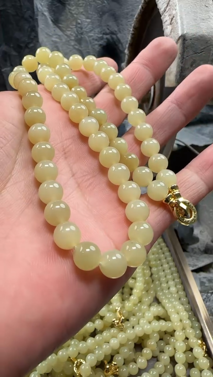 颈饰未镶嵌和田玉项链