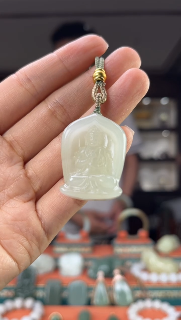 和田玉未镶嵌颈饰佩佩