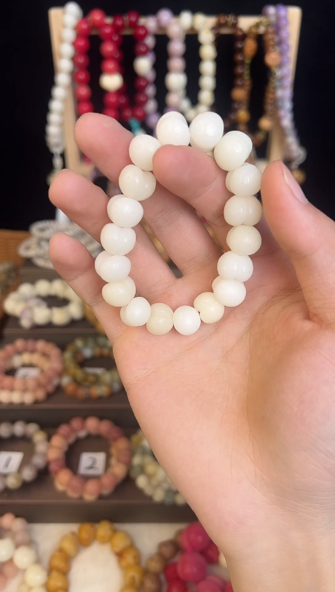 白色拉丝屁桃菩提手串