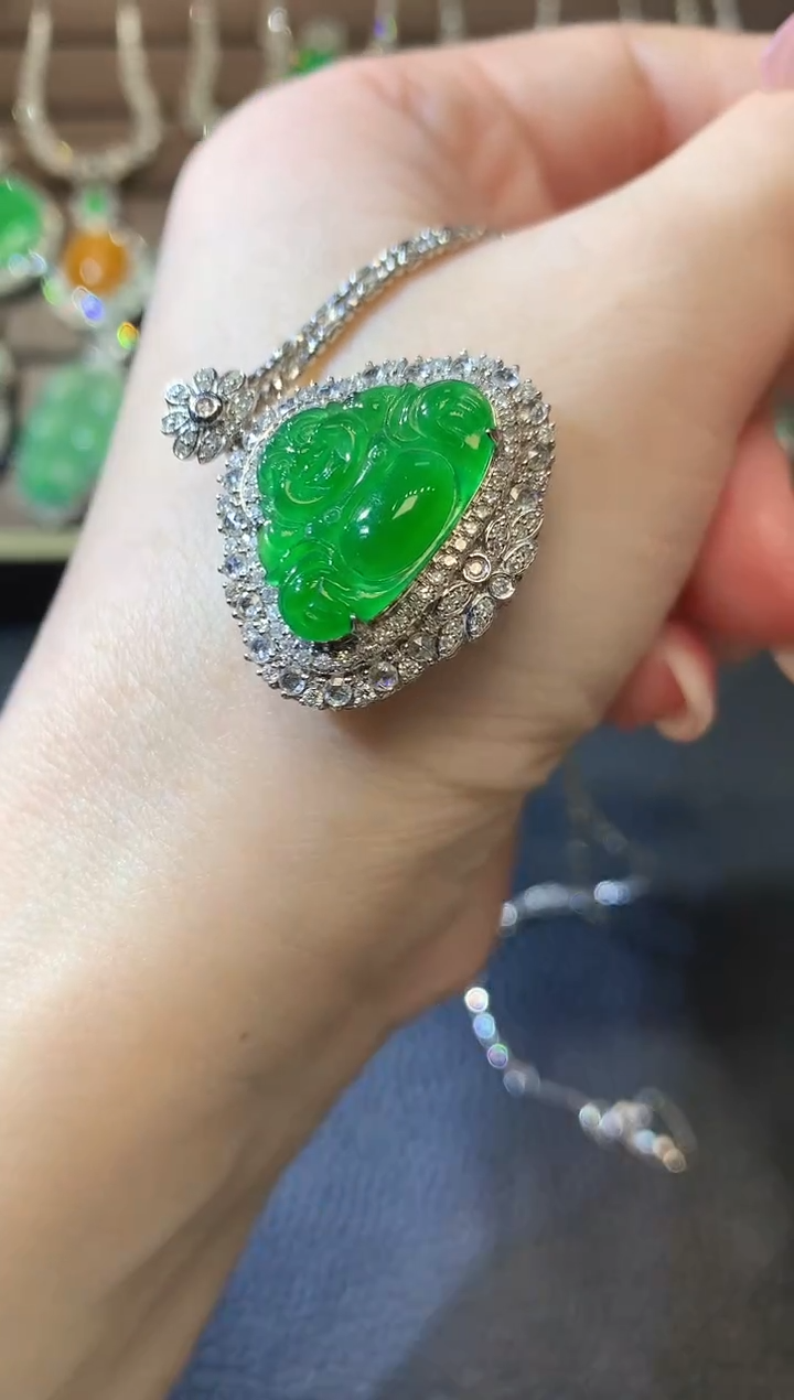 【闪购商品】翡翠吊坠(不含链)18K金镶嵌A58