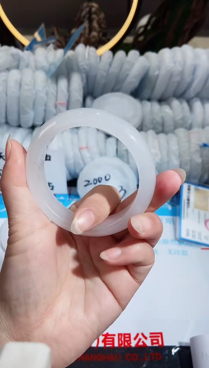 【闪购商品】石英质玉手镯未镶嵌16-57