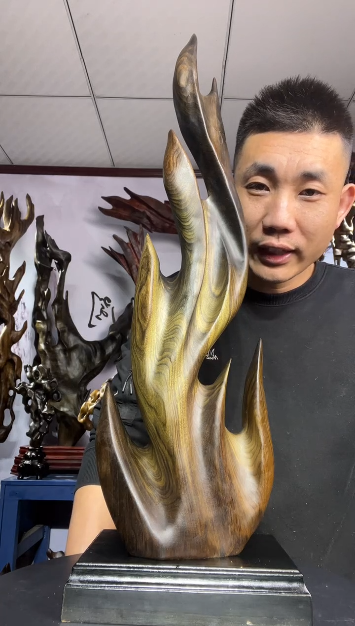 金丝楠木雕款泊****利金丝楠木工艺品摆件