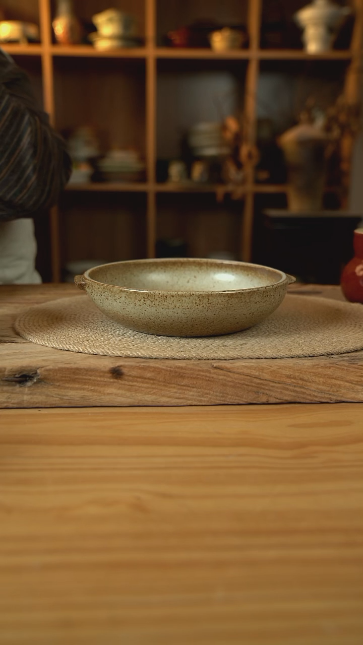 奶奶系列的8英寸双耳盘1个