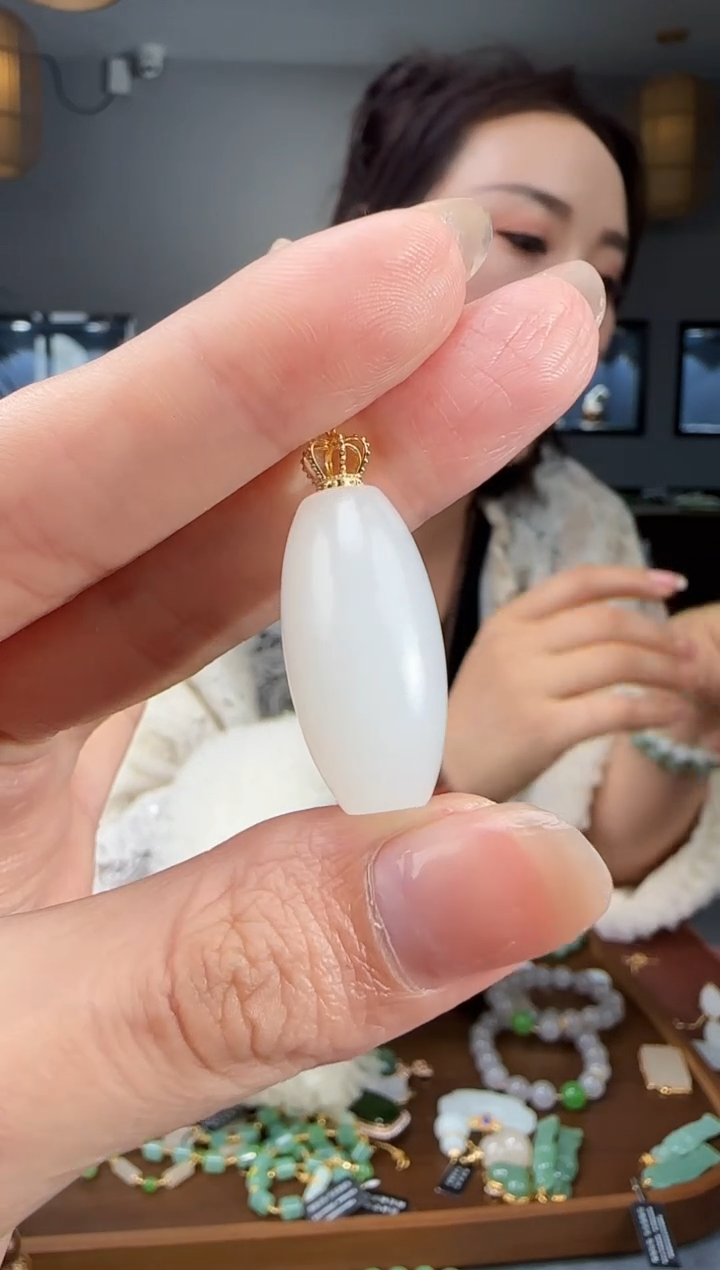 吊坠(不含链)18K金镶嵌和田玉1
