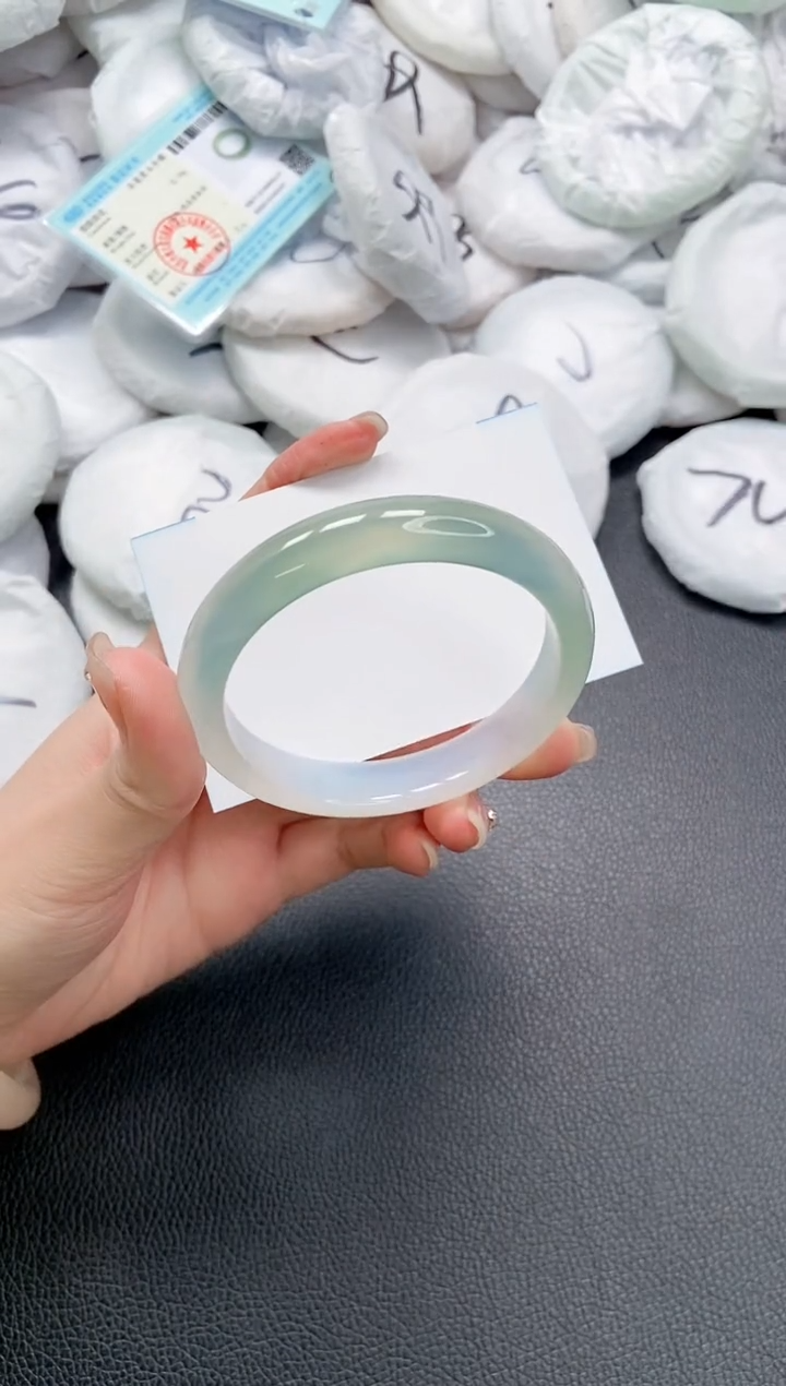 【闪购商品】石英质玉手镯未镶嵌 4L236-58