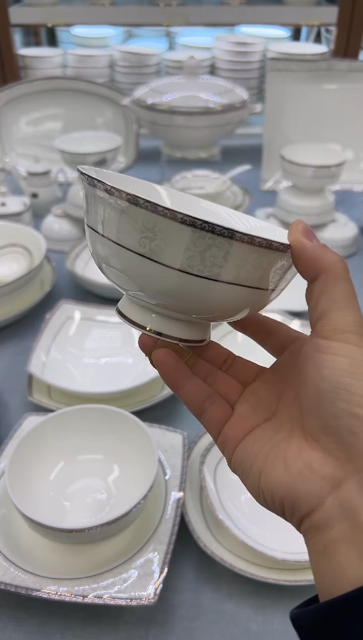 骨瓷玲珑5.5高10个 