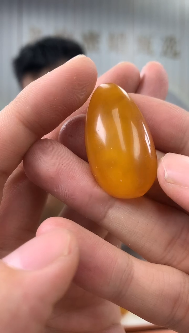 【闪购商品】琥珀裸石未镶嵌吊坠