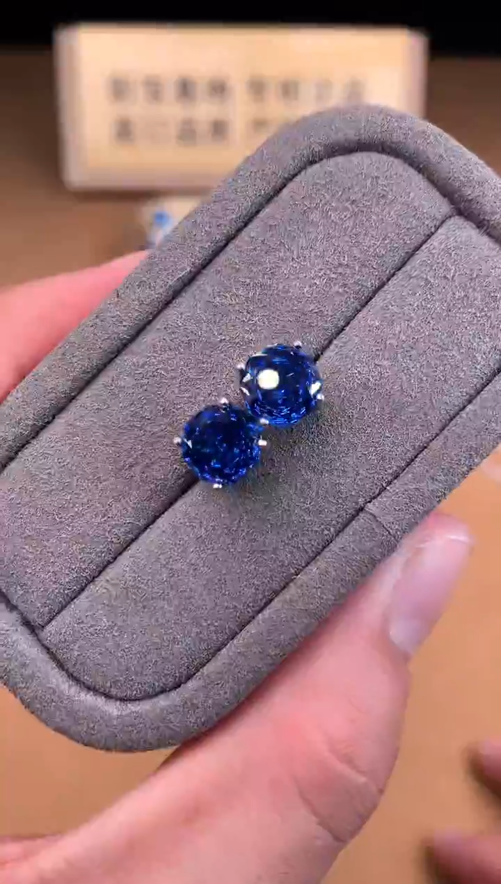 银S925镶嵌托帕石耳钉2222