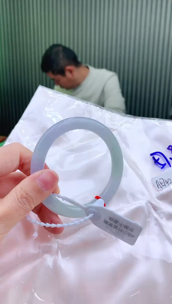 未镶嵌手镯翡翠57+