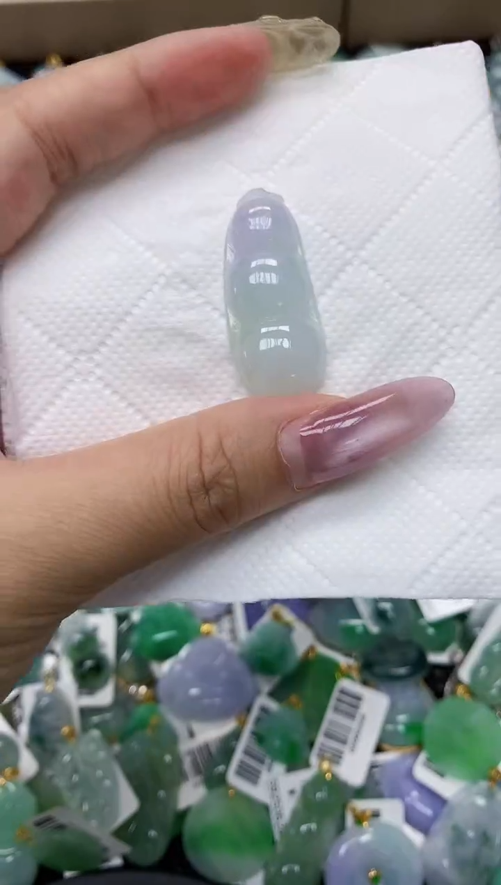 翡翠未镶嵌颈饰1111111111