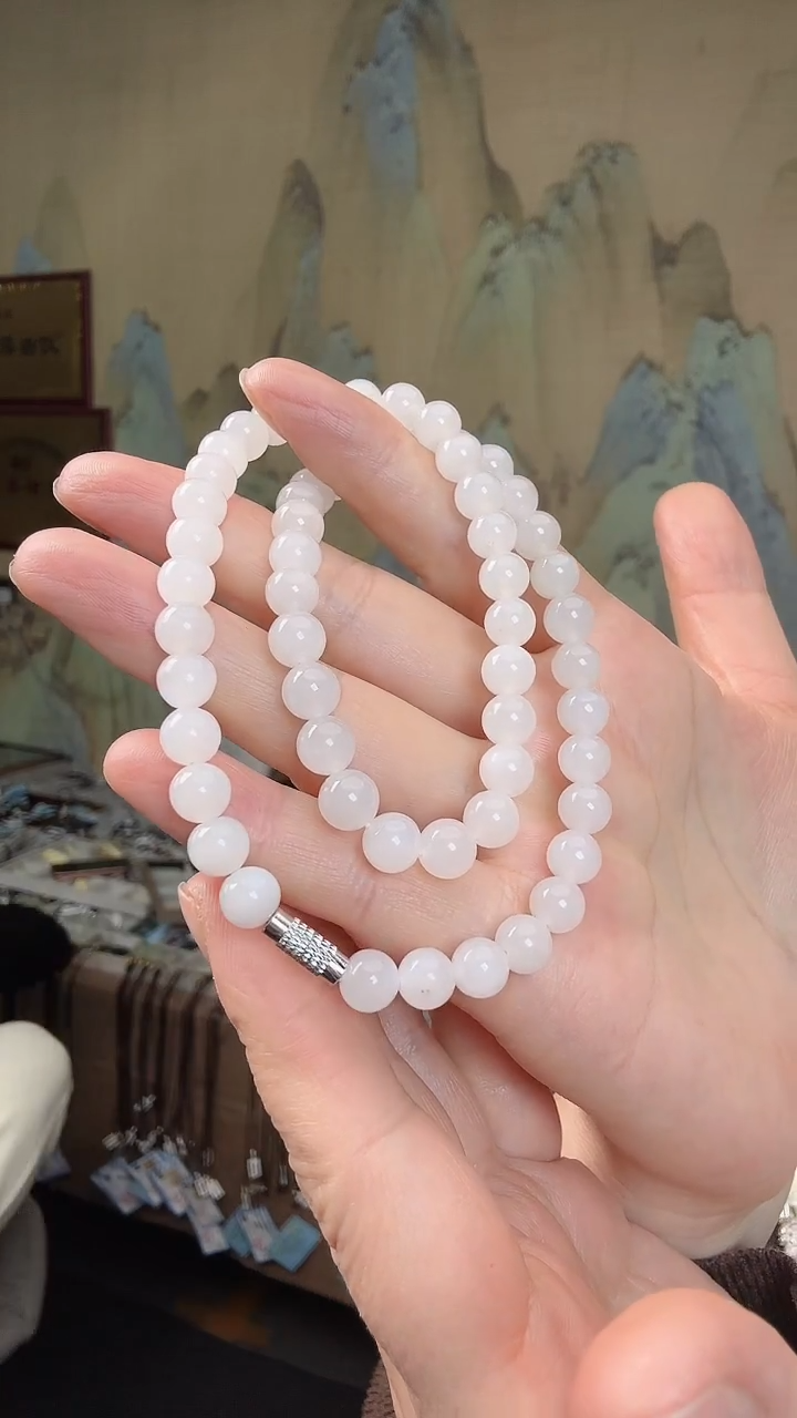 颈饰未镶嵌和田玉.